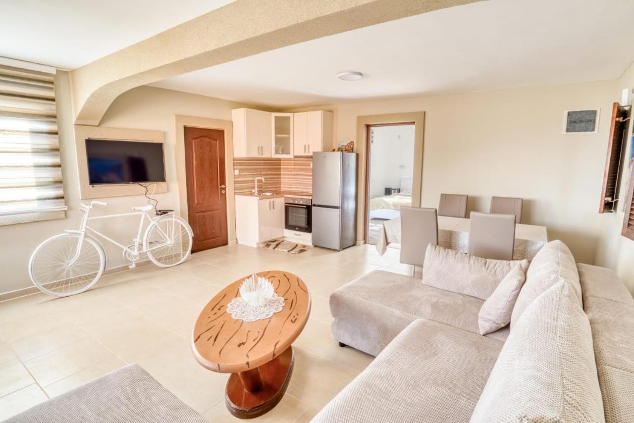 Savovic_Lux Apartman Petrovac Kültér fotó